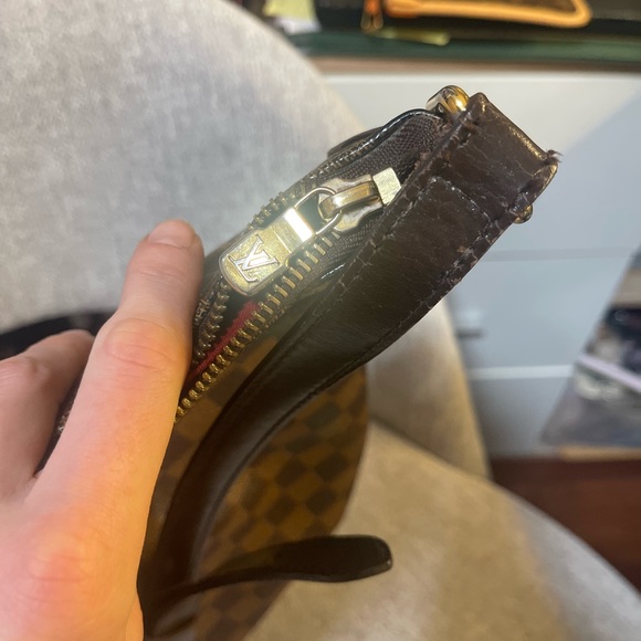 Authentic Louis Vuitton Bloomsbury GM - Picture 4 of 16